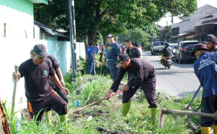 Camat Medan Helvetia: “Bersihkan Lingkungan, Gotong Royong Juga Suburkan Rasa Kebersamaan”