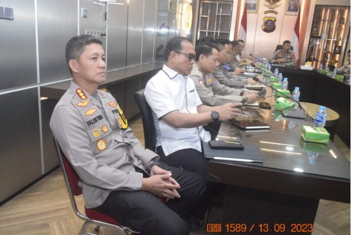  Kapolrestabes Medan Ikuti Rapat Kunjungan Kerja Wakapolri di Polda Sumut