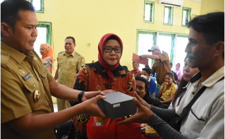 Serahkan Bantuan Atensi bagi Warga Disabilitas, Wabup Sergai Harap Bermanfaat