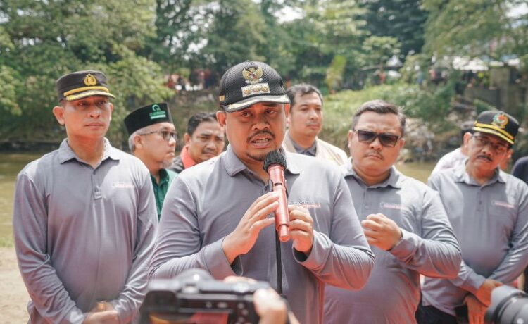  Bobby Nasution Tegaskan Mulai 2024 akan Pasang CCTV dan Kenakan Denda Rp 10 juta bagi Warga yang Buang Sampah ke Sungai