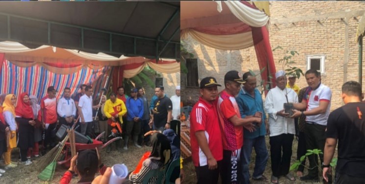  Pemkab Batubara Gotroy Bersama Warga Bersih-Bersih Desa