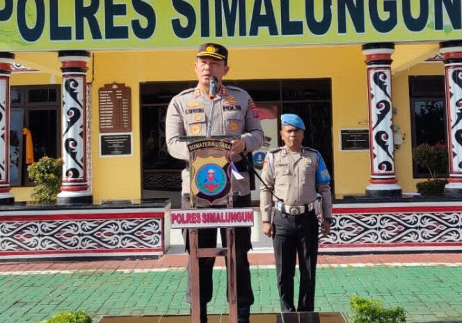  Kapolres Simalungun Pimpin Upacara Kenaikan Pangkat Pengabdian, Pelepasan Purnabakti dan Pemberian Piagam Penghargaan