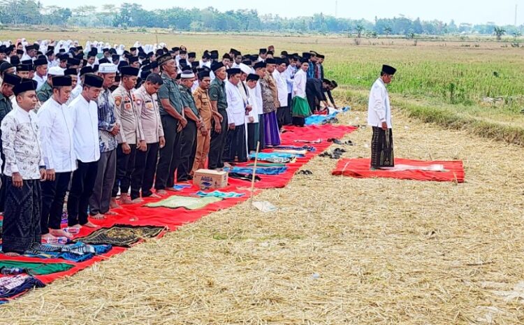 Bhabinkamtibmas Polsek SS III Laksanakan Sholat Istisqo Bersama Muspika dan Masyarakat Oku Timur