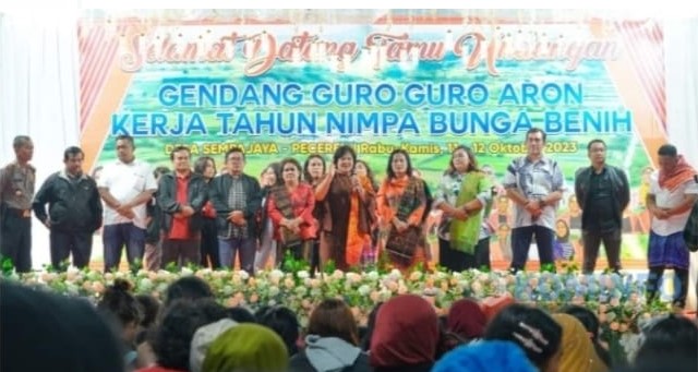  Bupati Karo Hadiri Acara Tahunan Gendang Guro-Guro Aron