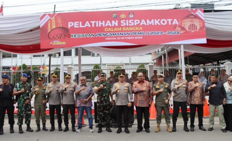  Siap Amankan Pemilu 2024, Polisi Gelar Simulasi Sismpamkota di KPU Sumut