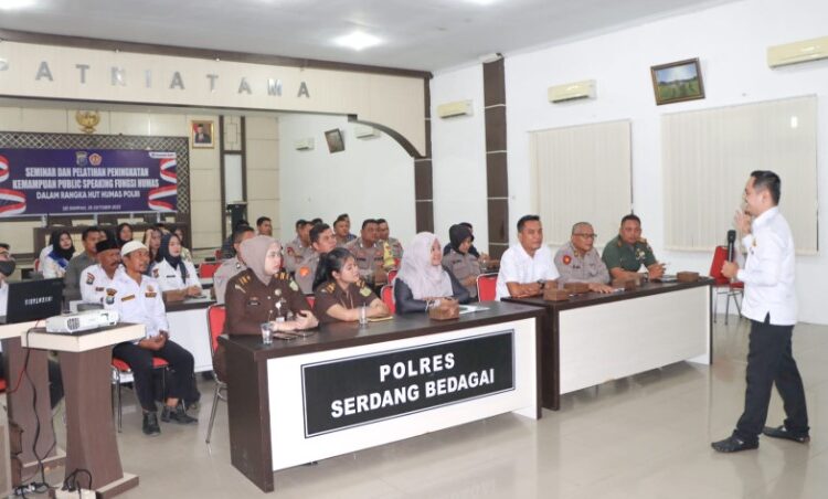  Polres Sergai Gelar Seminar Public Speaking