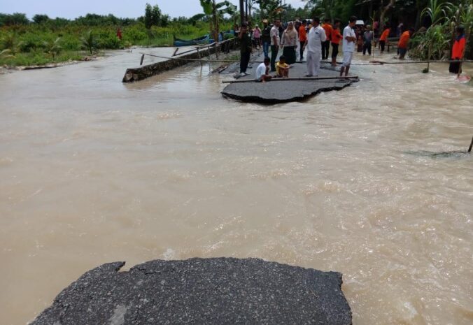 41 Rumah Terendam Banjir, Jalan Penghubung Desa Lalang – Nenassiam Putus Sepanjang 7 Meter