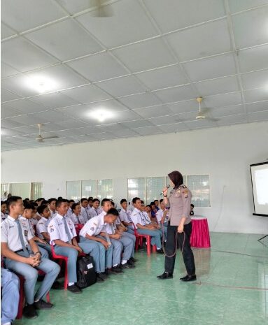 Cegah Kenakalan Remaja, Binmas Polrestabes Medan Penyuluhan di SMK Negeri I Percut Sei Tuan