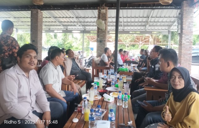  Polres Labuhanbatu Ngopi Bareng Wartawan di Warkop Puncak Rantau Prapat