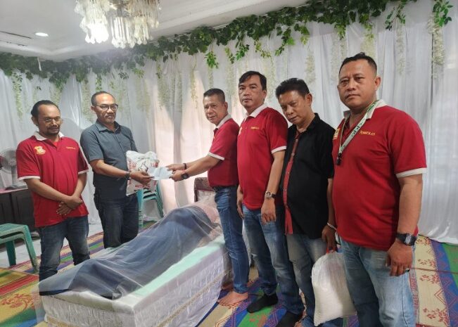  Ibunda Ketua PJS Sumut Berpulang, Ketua Pewarta Melayat dan Berikan Bantuan