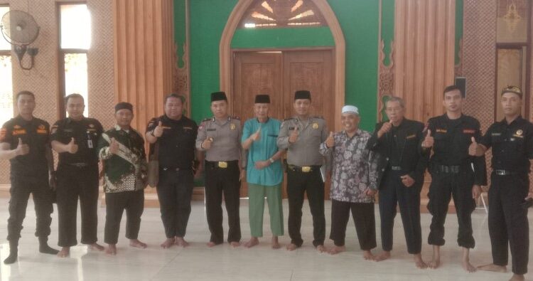  Sat Binmas Polrestabes Medan Cooling System Bersama Senkom Mitra Polri di Ponpes Al Falah