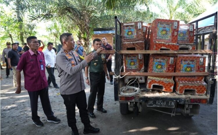 Kapolda Bersama Pangdam dan Kepala BNN Sumut Gerebek Barak Judi dan Narkoba di Kutalimbaru