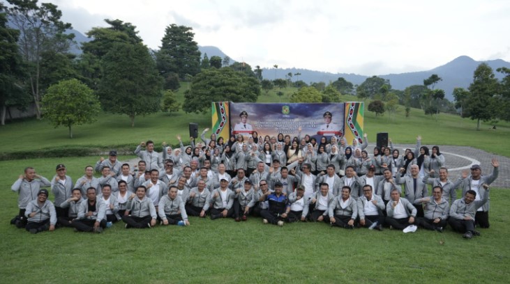 Kahiyang Ayu Pacu Semangat Kekompakan Peserta Outbound Pelatihan Pengembangan Karakter Kepemimpinan Tingkatan Pimpinan Perangkat Pemko Medan