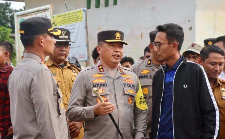  Didampingi Kapolres Pelabuhan Belawan, Kapolda Sumut Tinjau Lokasi Kebakaran dan Berikan Bantuan