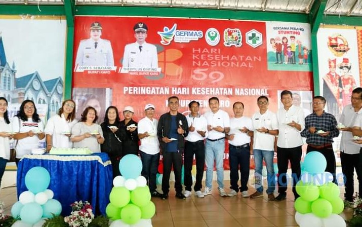 Peringati Hari Kesehatan Nasional, Pemkab Karo Gelar Gerak Jalan Santai Bersama