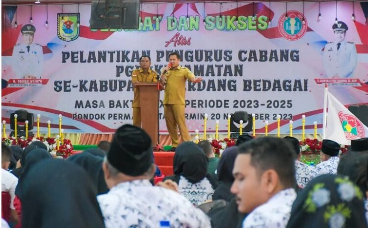  Bupati dan Wabup Sergai Harap PGRI Lahirkan Inovasi di Dunia Pendidikan