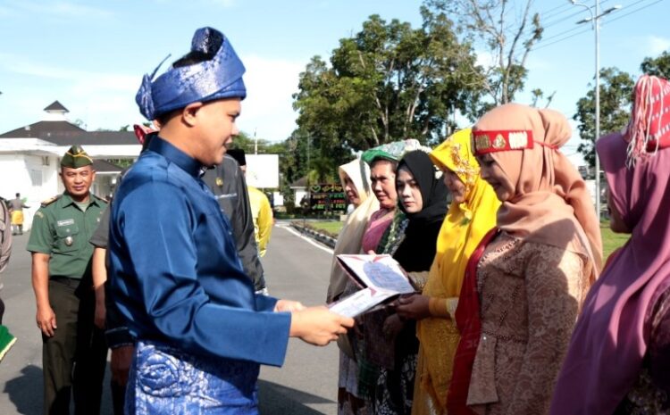 Peringatan HGN, Wabup Sergai Serahkan Sertifikat Penghargaan Guru Penggerak