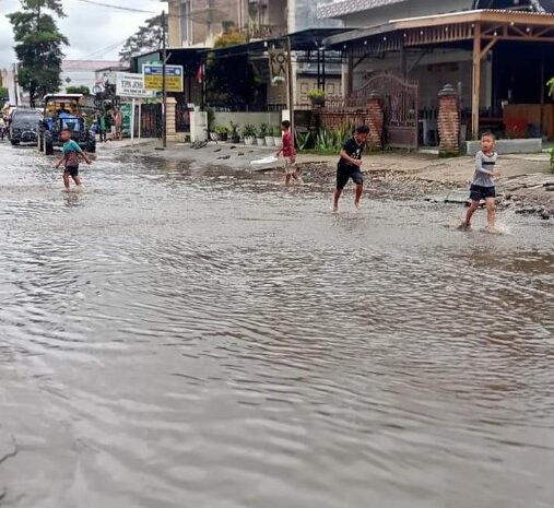 Tanggulangi Genangan Air di Jalan Samura, PUPR Karo Akan Bangun Resapan di Lahan Milik Siti Elsina Milala