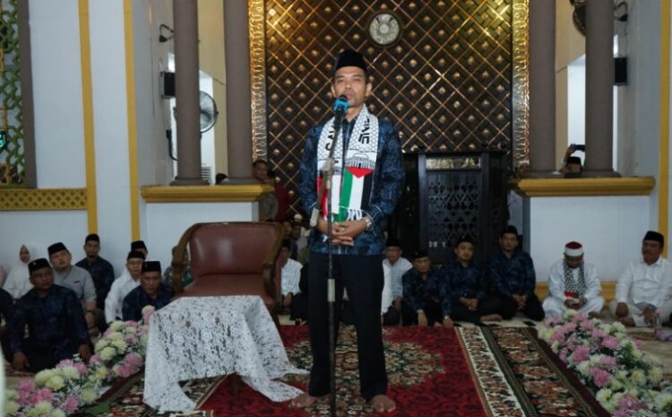 Ustadz Abdul Somad Ceramah Agama di Mesjid Agung Ahmad Bakrie Kisaran