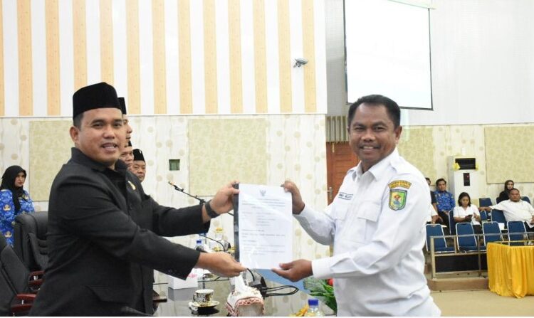  Bupati Sergai Hadiri Rapat Paripurna, DPRD Setujui dan Sahkan 2 Ranperda