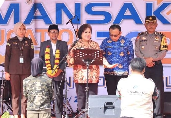  Bupati Karo Hadiri SMANSAKA Education Expo 2023