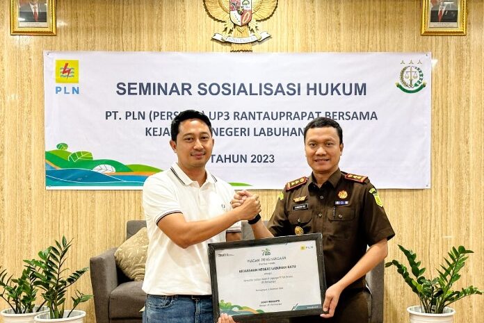 PLN UP3 Rantau Prapat Gandeng Kajari Labuhanbatu Gelar Seminar Sosialisasi Hukum Untuk Pegawai