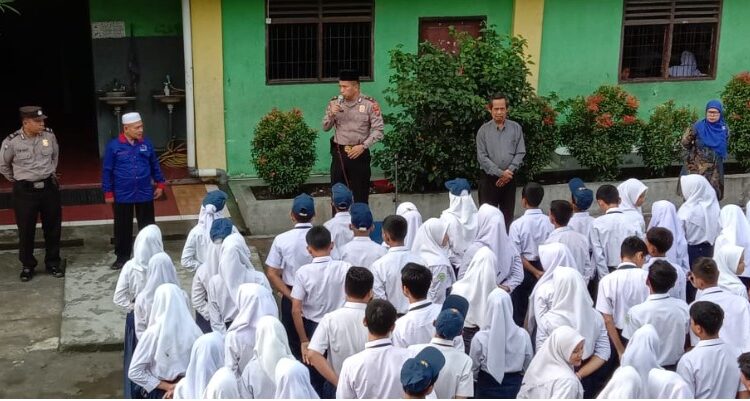  Polrestabes Medan Goes To School di Yayasan SMP, SMA/SMK Rahmad Islamiyah