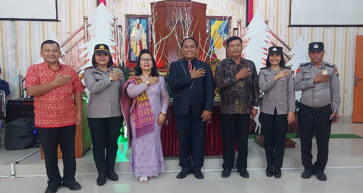 Berikan Rasa Aman di Malam Ibadah Perayaan Natal, Polsek Medan Tuntungan Pengamanan di Gereja GBKP Ladang Bambu