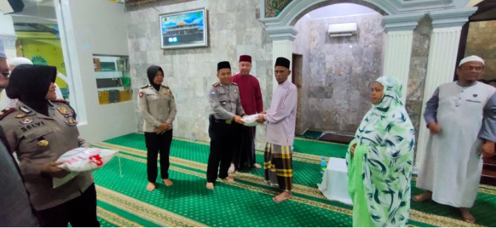  Sat Binmas Polrestabes Medan Safari Subuh di Masjid Jami’ Teladan