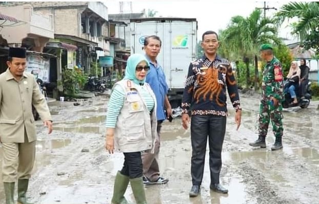  Wabup Labuhanbatu Tinjau Jalan Rusak di Pangkatan