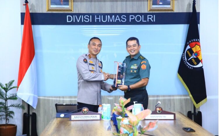 Kapuspen TNI Kunjungi Humas Polri, Irjen Pol Sandi Nugroho: Sinergitas Kunci Lewati Tantangan