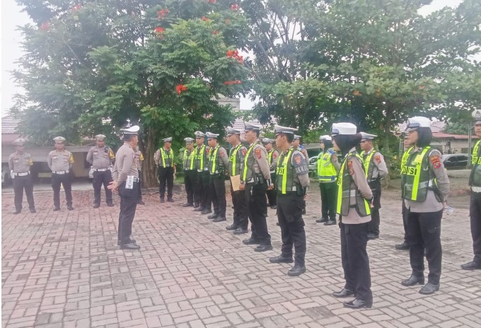  Kasat Lantas Polres Batubara Tekankan Personel Jadi Cooling Sistem Jaga Situasi Pemilu Damai