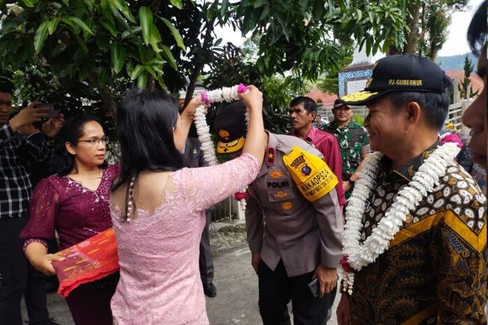 PJ Gubsu dan Wakapolda Sumut Hadiri Syukuran Awal Tahun di Kantor Pusat HKBP Pearaja Tarutung