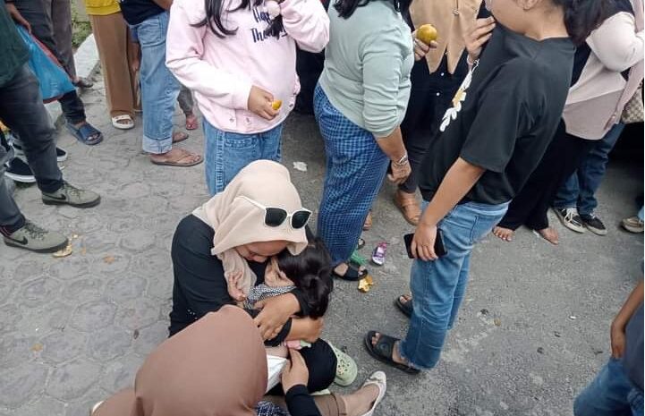 Bhabinkamtibmas Polsek Tigapanah Temukan Anak Hilang Pengunjung Wisata Sipiso-Piso Tongging Karo