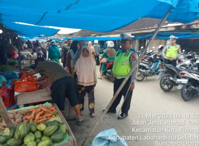  Satlantas Polres Labusel Patroli di Pajak Inpres