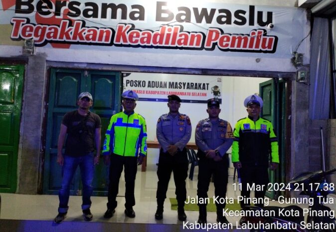 Polsek Kotapinang Gelar Patroli Dialogis di Malam Perdana Sholat Tarawih