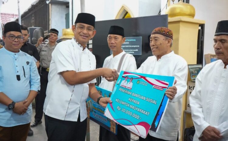  Pemko Medan Serahkan Bantuan Renovasi Rp50 Juta kepada BKM Masjid Al Muhajirin