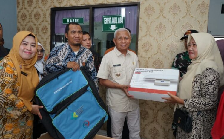 Bupati Asahan Serahkan Bantuan Alat Kesehatan di UPTD Pulau Rakyat