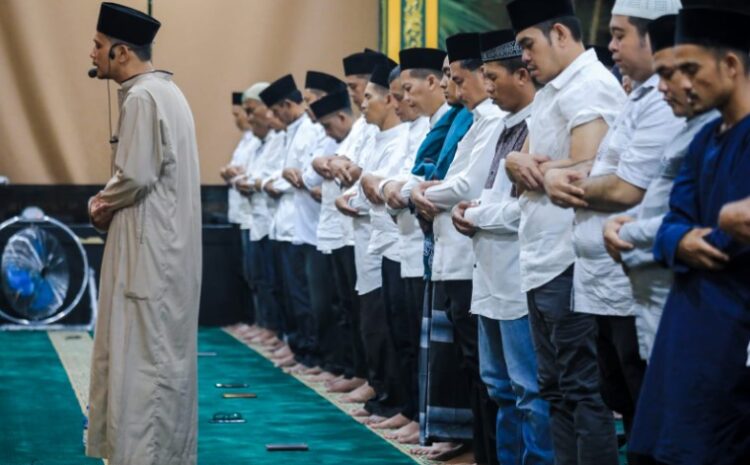 Salat Tarawih di Pendopo Rumah Dinas Wali Kota Medan, Al Ustad Berpesan Jalani Puasa Dengan Penuh Keimanan