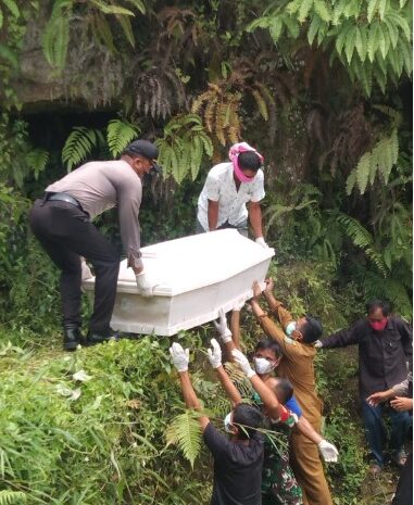  Polres Simalungun Bantu Evakuasi dan Identifikasi Temuan Mayat di Jalan Simpang Siloti