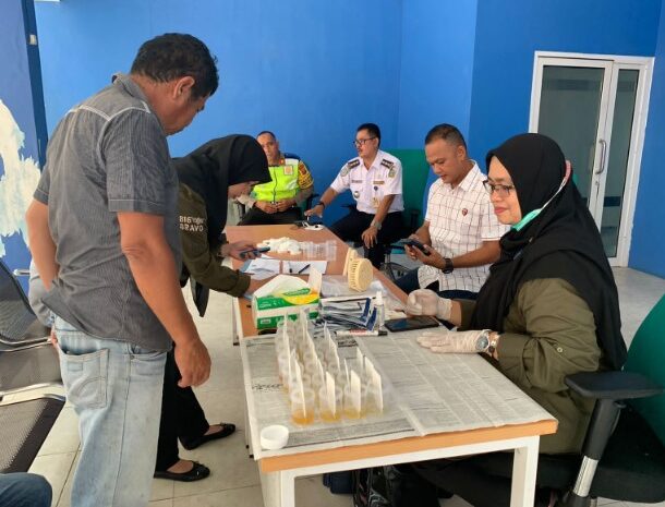 Jelang Lebaran, Polres Sibolga dan Instansi Terkait Test Urine Pengemudi Angkutan Umum