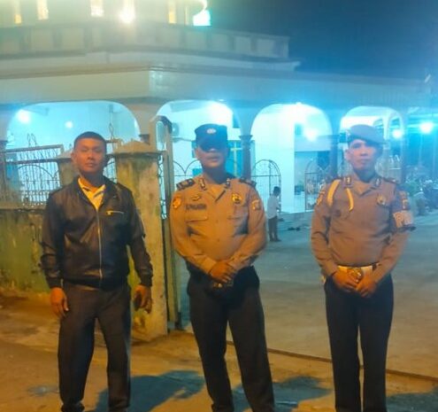 Polres Tanjung Balai Monitoring dan Kawal Pengamanan Sholat Tarawih