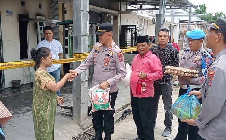 Kapolsek Indrapura Berikan Bantuan Sembako dan Tali Asih Kepada Korban Kebakaran