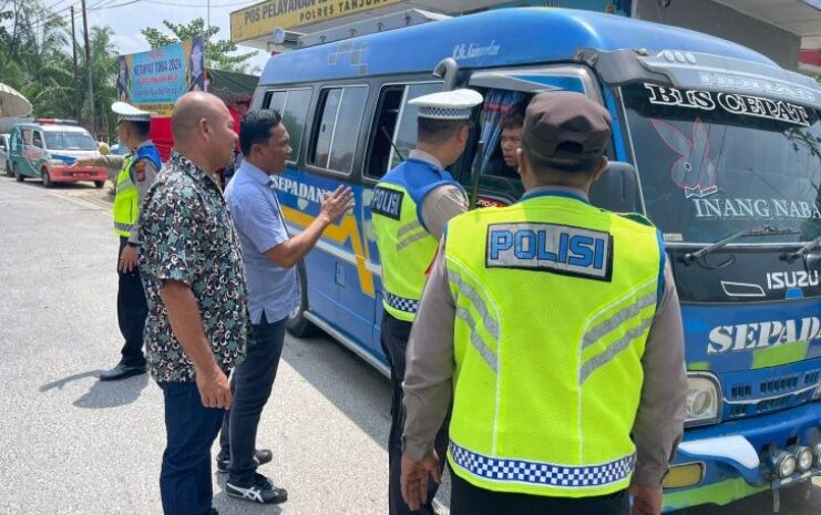  Polres Tanjung Balai Tes Urine Sopir Angkutan Umum Jelang Idul Fitri