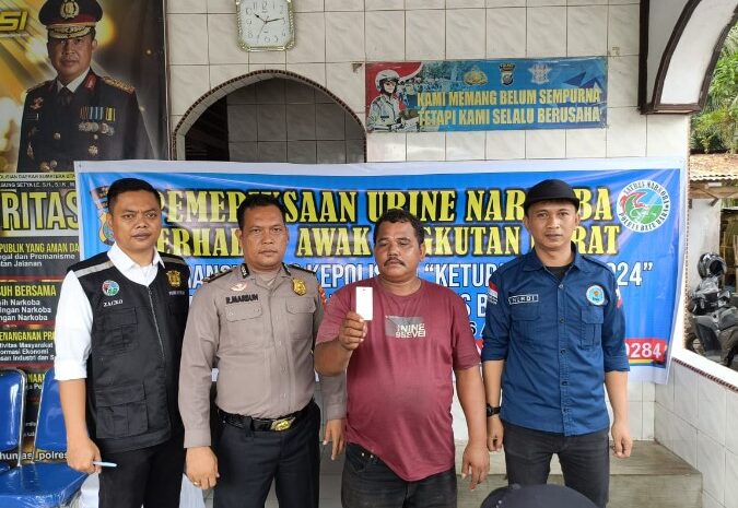 Jaga Keselamatan Penumpang, Polres Batubara Tes Urine Sopir Angkutan Umum Yang Melintas