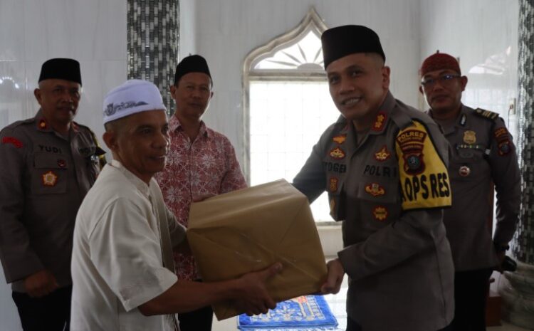  Dekatkan Diri Dengan Masyarakat, Kapolres Pematangsiantar Jumat Curhat di Mesjid Al Falah