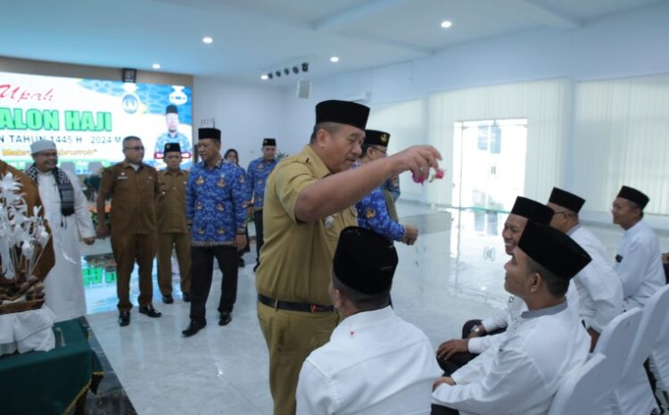  Wakil Bupati Upah-Upah 64 Jama’ah Calon Haji Anggota Korpri Asahan