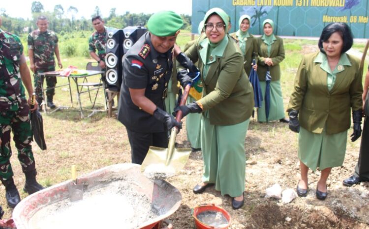 Letkol Inf Alzaki dan Ny Mira Alzaki Letakkan Batu Pertama Pembangunan Kantor Baru Persit KCK Cabang LXVII Kodim 1311/Morowali