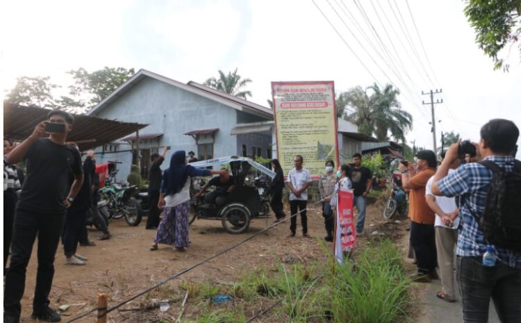  Polres Labuhanbatu Turunkan Tim Kesehatan Ke Posko Masyarakat Penentang Beroperasinya Pabrik Pengolahan Minyak Kelapa Sawit