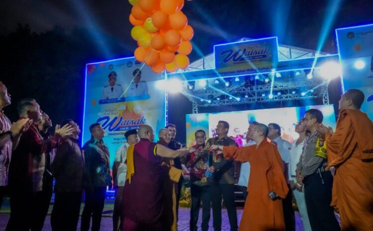 Peringatan Hari Raya Waisak Pemko Medan, Bobby Nasution Ikut Pawai Lilin Bersama Umat Buddha